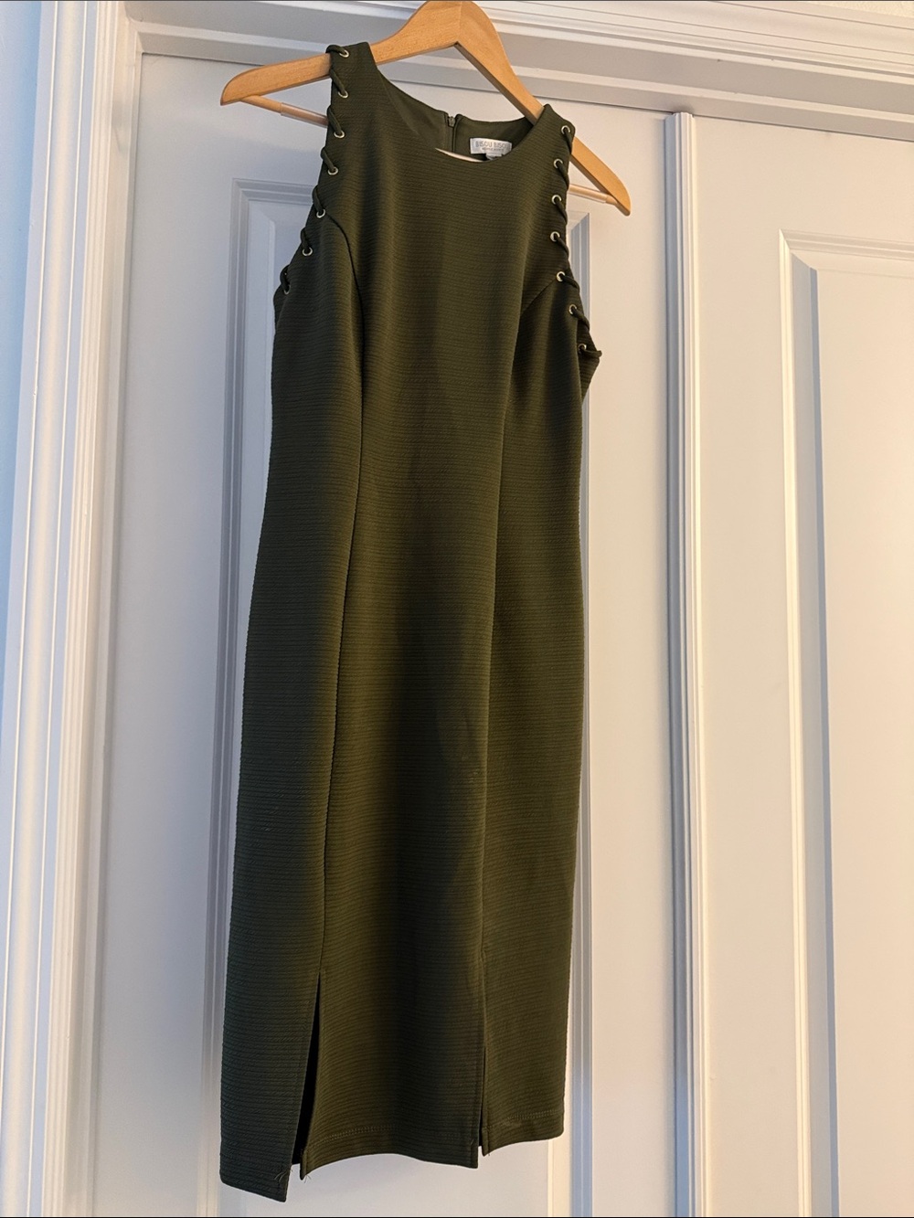Bisou Bisou Olive Green Sleeveless Midi Dress